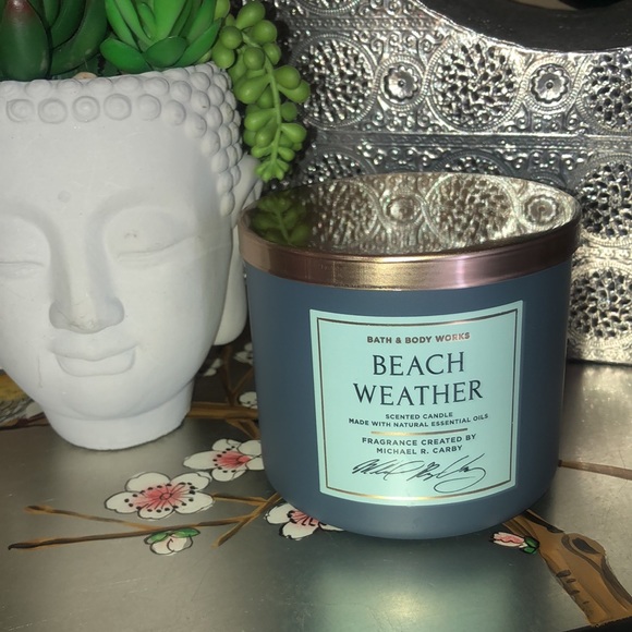 Bath and body Works beach weather three wick candle Brand New - Picture 2 of 4